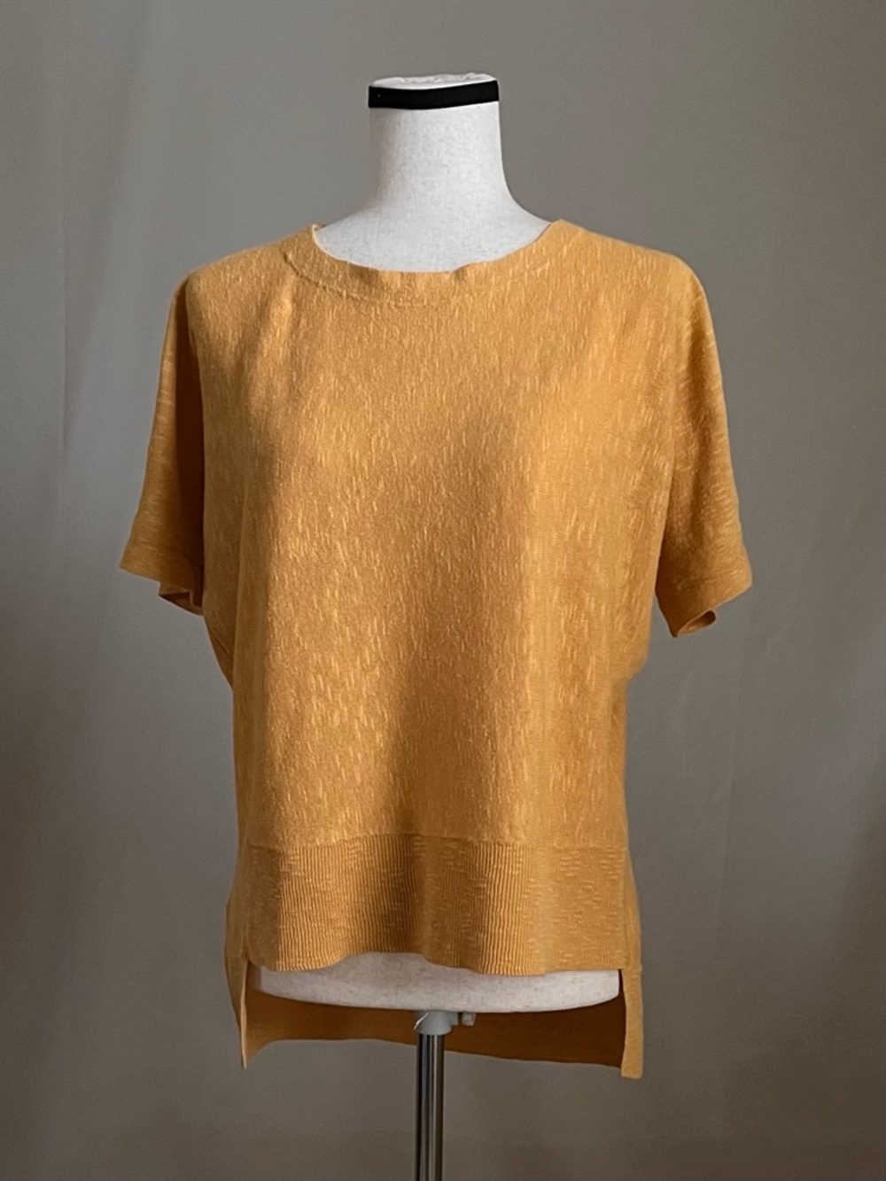 Eilene Fisher - Linen Blend Short Sleeve Sweater with High-Low Hem - XS